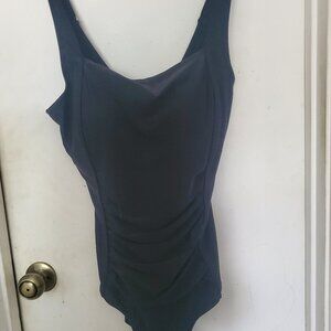 Swimsuits For All One Piece Black Ruched Front Swimsuit Women's Size 16